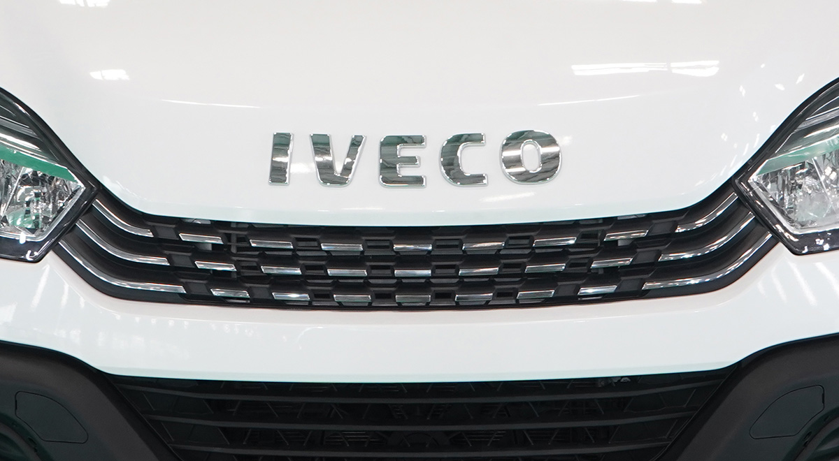  Radiator grille